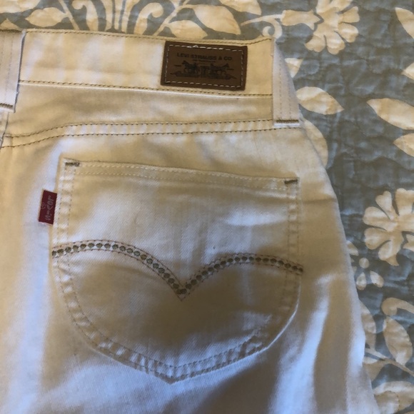 Levi’s white denim jean shorts 13 - Picture 4 of 4